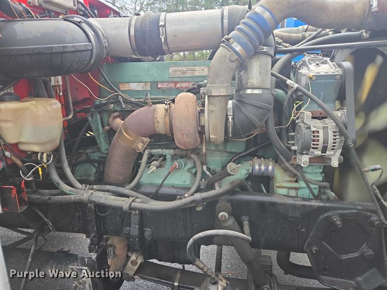 image for item DT4723 1994 Peterbilt 379 semi truck