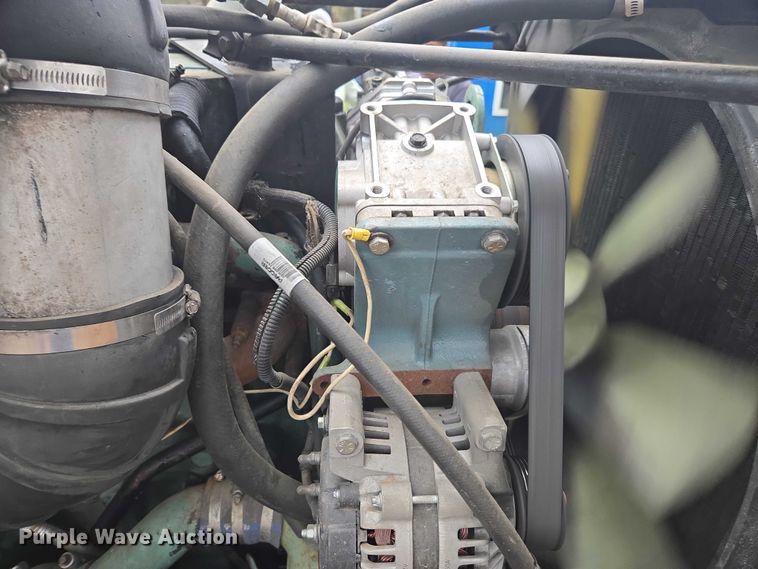 image for item DT4723 1994 Peterbilt 379 semi truck