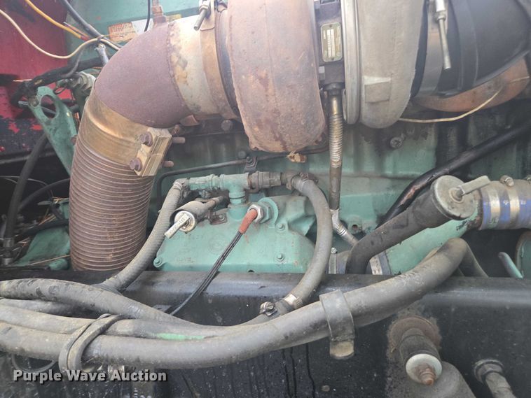 image for item DT4723 1994 Peterbilt 379 semi truck