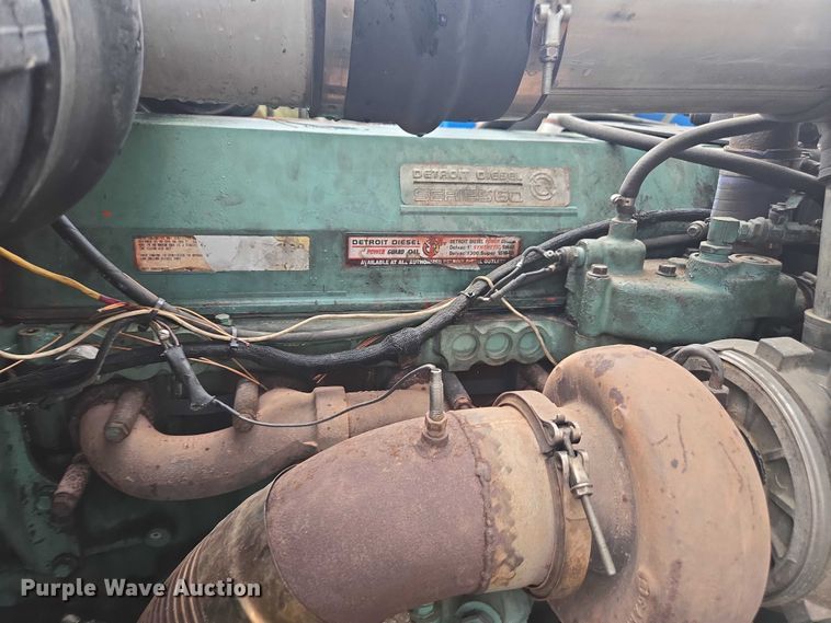 image for item DT4723 1994 Peterbilt 379 semi truck