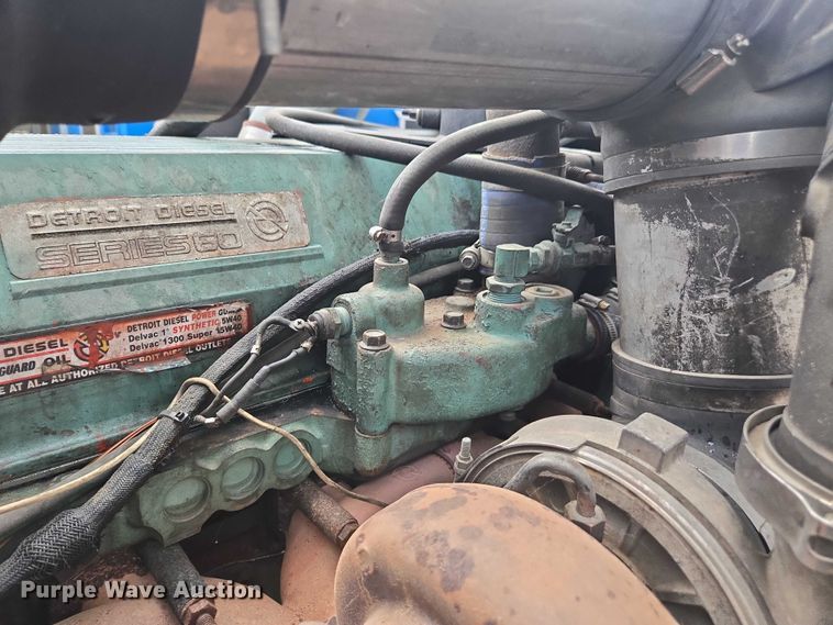 image for item DT4723 1994 Peterbilt 379 semi truck