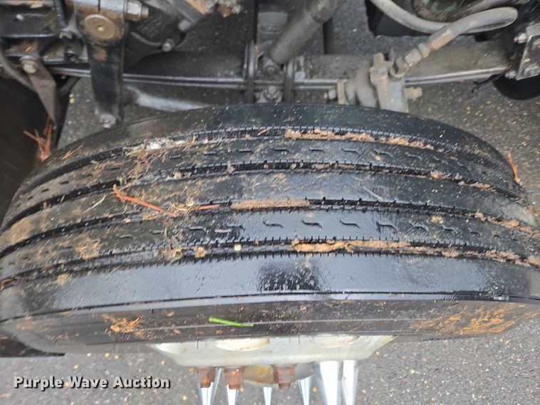 image for item DT4723 1994 Peterbilt 379 semi truck