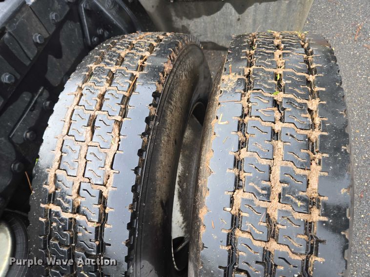 image for item DT4723 1994 Peterbilt 379 semi truck