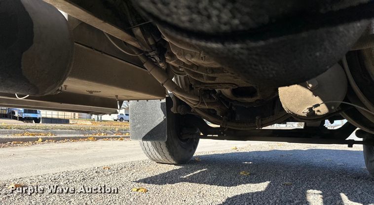 image for item DT6437 2000 Kenworth W900 truck cab and chassis