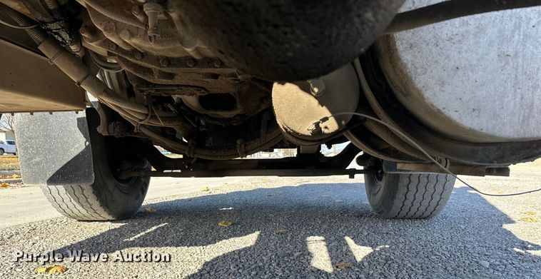 image for item DT6437 2000 Kenworth W900 truck cab and chassis