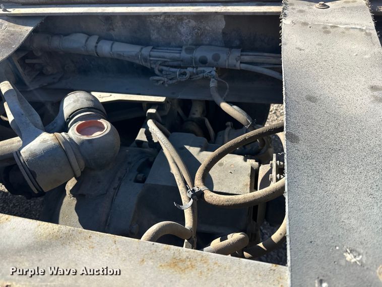 image for item DT6437 2000 Kenworth W900 truck cab and chassis