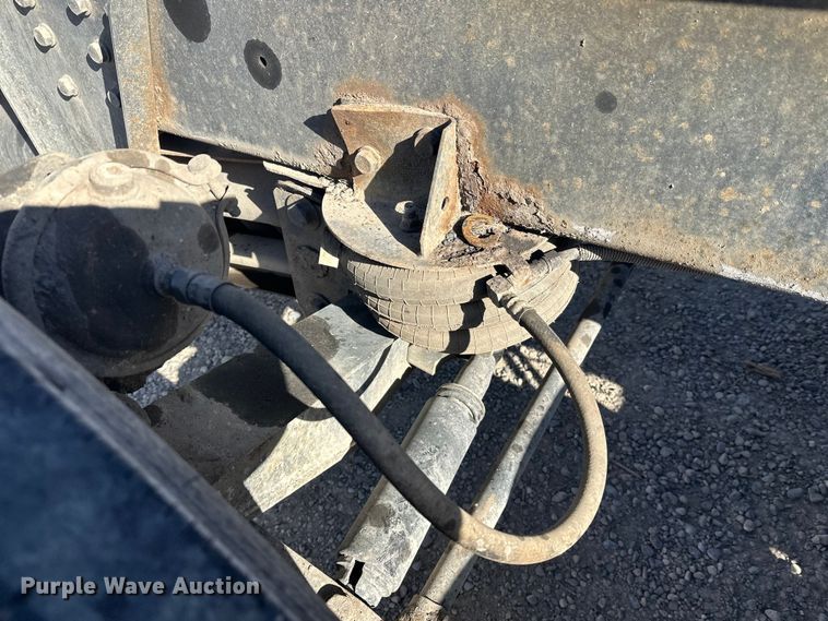 image for item DT6437 2000 Kenworth W900 truck cab and chassis