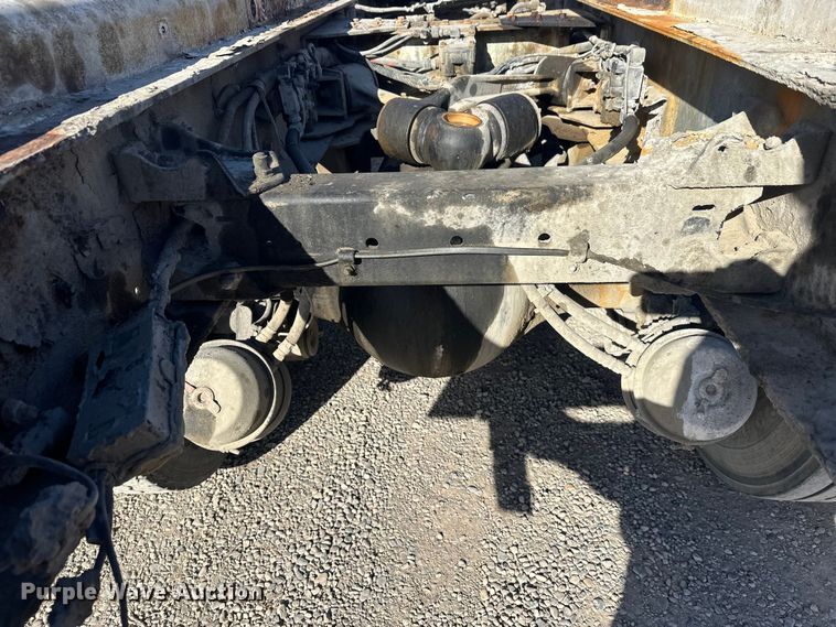 image for item DT6437 2000 Kenworth W900 truck cab and chassis