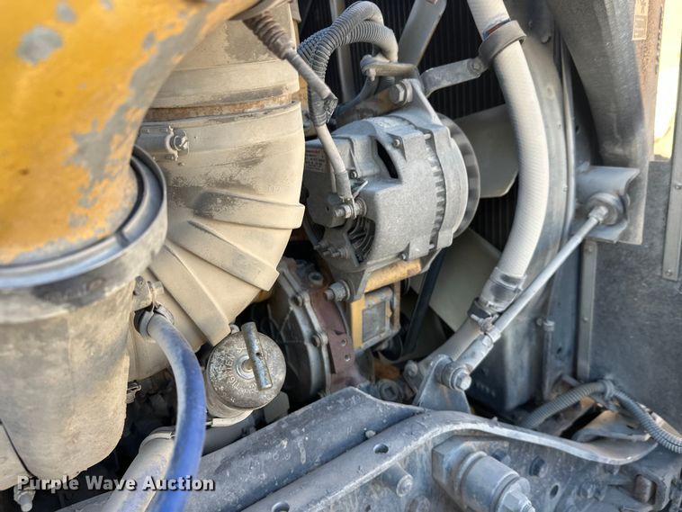 image for item DT6437 2000 Kenworth W900 truck cab and chassis