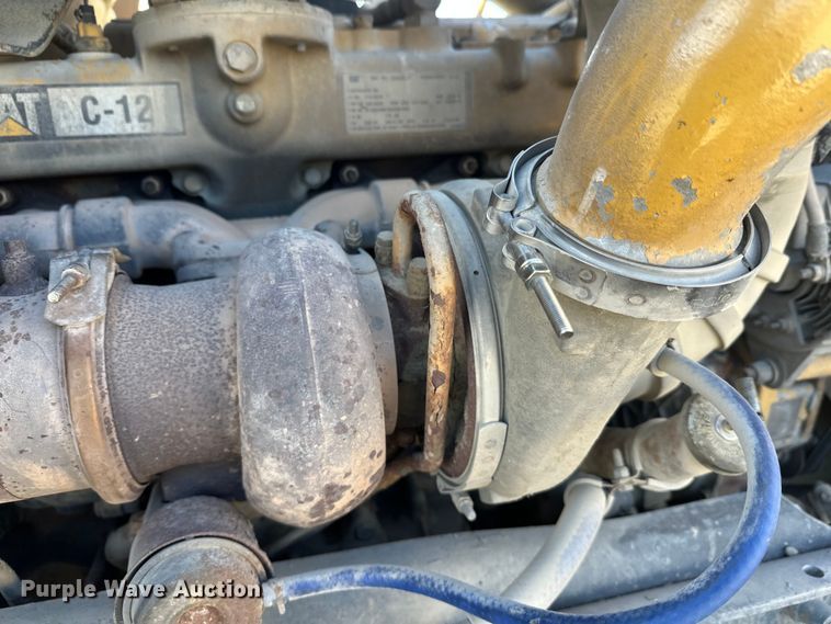 image for item DT6437 2000 Kenworth W900 truck cab and chassis