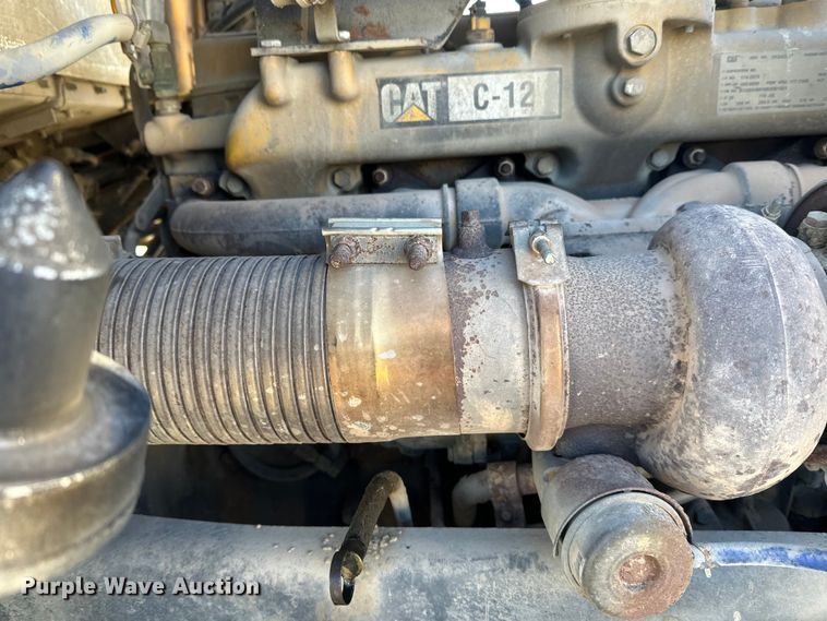 image for item DT6437 2000 Kenworth W900 truck cab and chassis