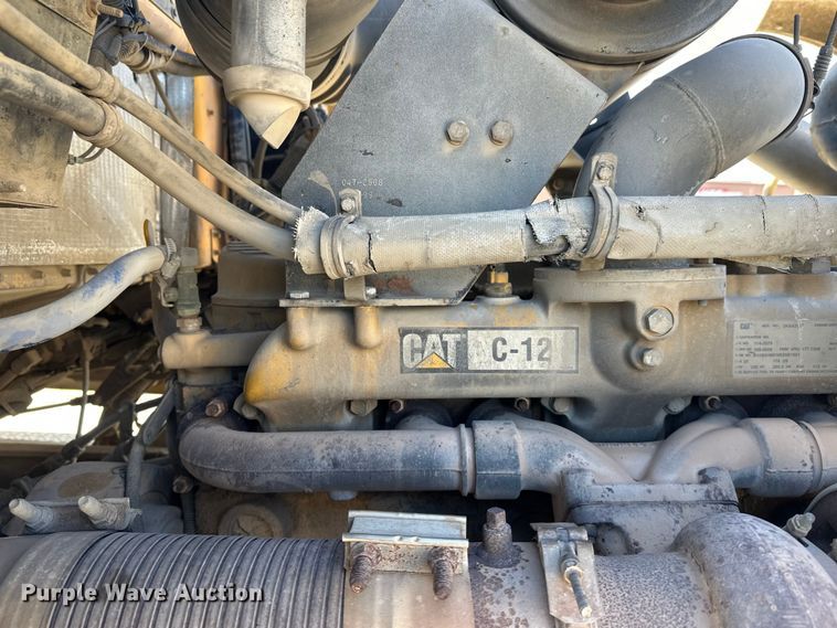 image for item DT6437 2000 Kenworth W900 truck cab and chassis