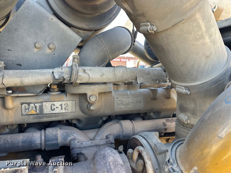 image for item DT6437 2000 Kenworth W900 truck cab and chassis