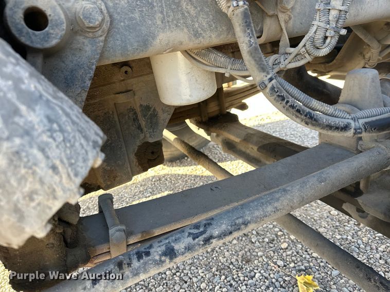 image for item DT6437 2000 Kenworth W900 truck cab and chassis