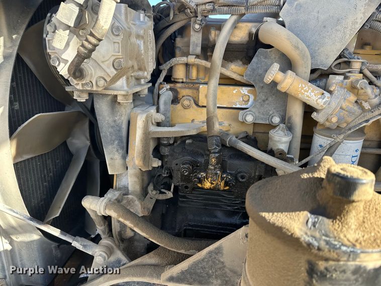 image for item DT6437 2000 Kenworth W900 truck cab and chassis