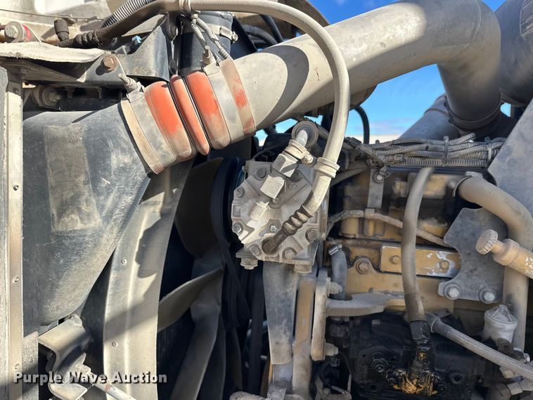 image for item DT6437 2000 Kenworth W900 truck cab and chassis