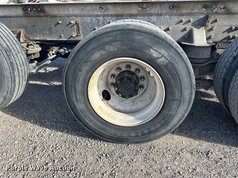 image for item DT6437 2000 Kenworth W900 truck cab and chassis