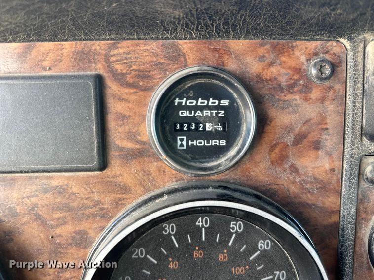 image for item DT6437 2000 Kenworth W900 truck cab and chassis