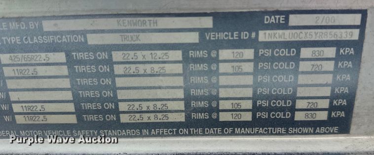 image for item DT6437 2000 Kenworth W900 truck cab and chassis