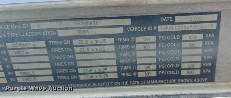 image for item DT6437 2000 Kenworth W900 truck cab and chassis