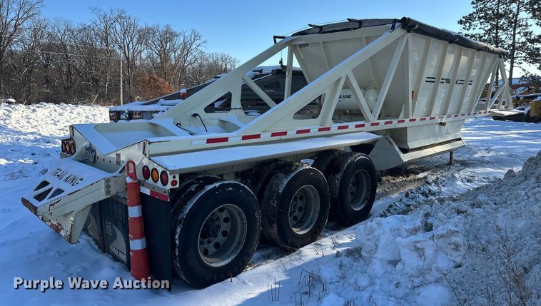 image for item DT6467 2016 Trail King TKBDLW26-4 bottom dump trailer