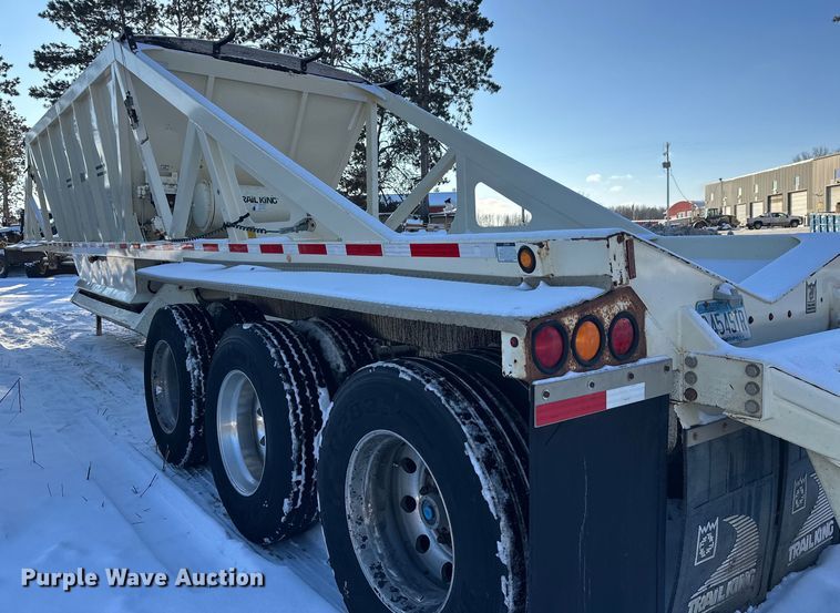 image for item DT6467 2016 Trail King TKBDLW26-4 bottom dump trailer