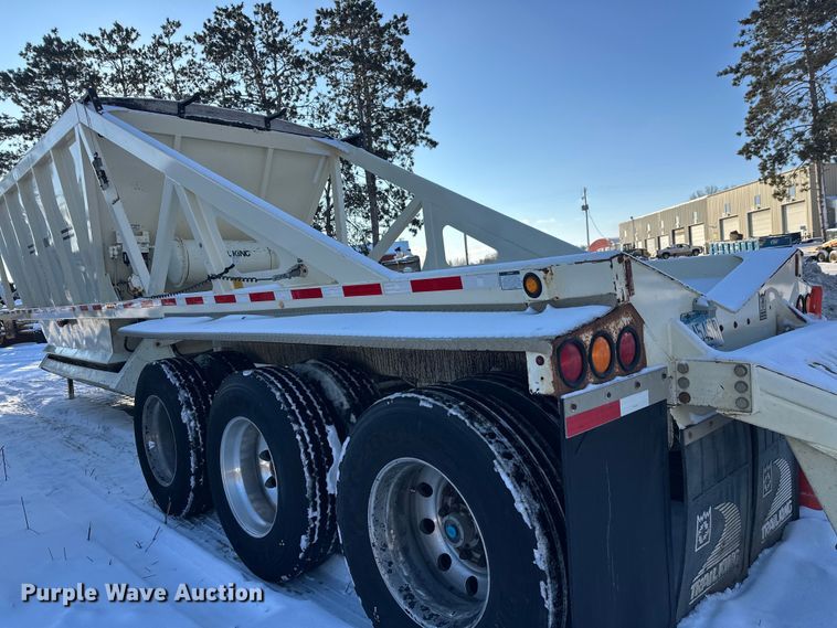 image for item DT6467 2016 Trail King TKBDLW26-4 bottom dump trailer