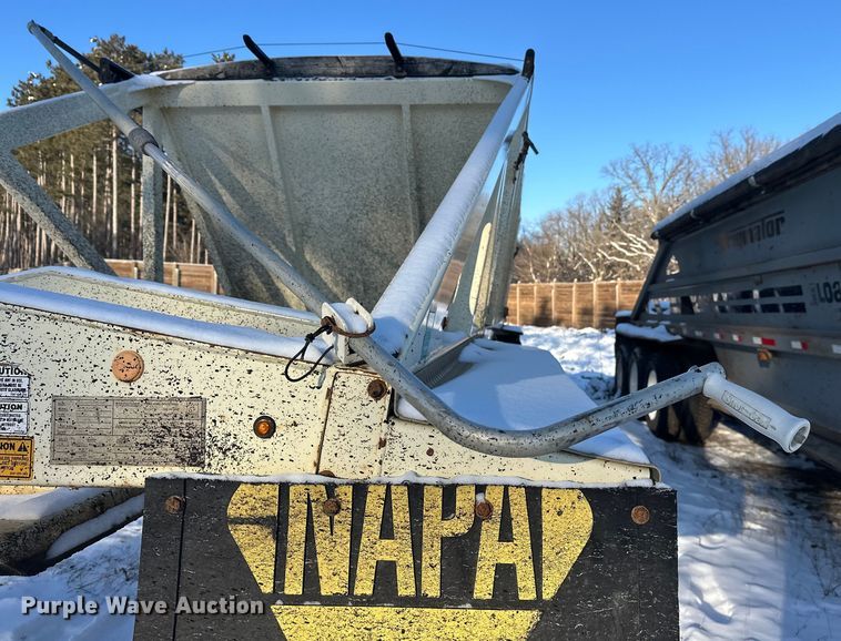 image for item DT6467 2016 Trail King TKBDLW26-4 bottom dump trailer