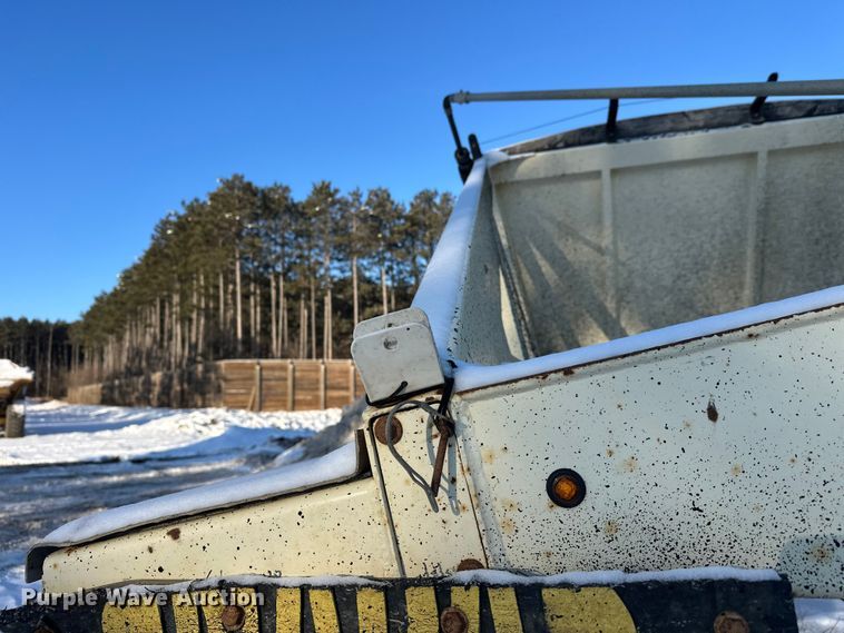 image for item DT6467 2016 Trail King TKBDLW26-4 bottom dump trailer