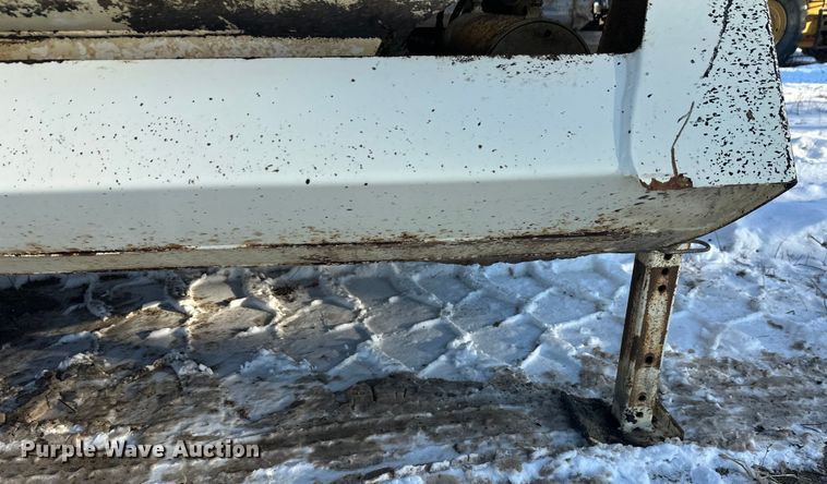 image for item DT6467 2016 Trail King TKBDLW26-4 bottom dump trailer