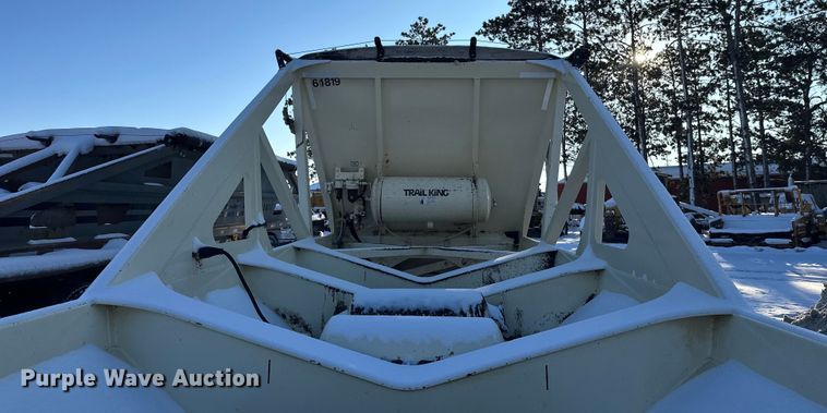 image for item DT6467 2016 Trail King TKBDLW26-4 bottom dump trailer