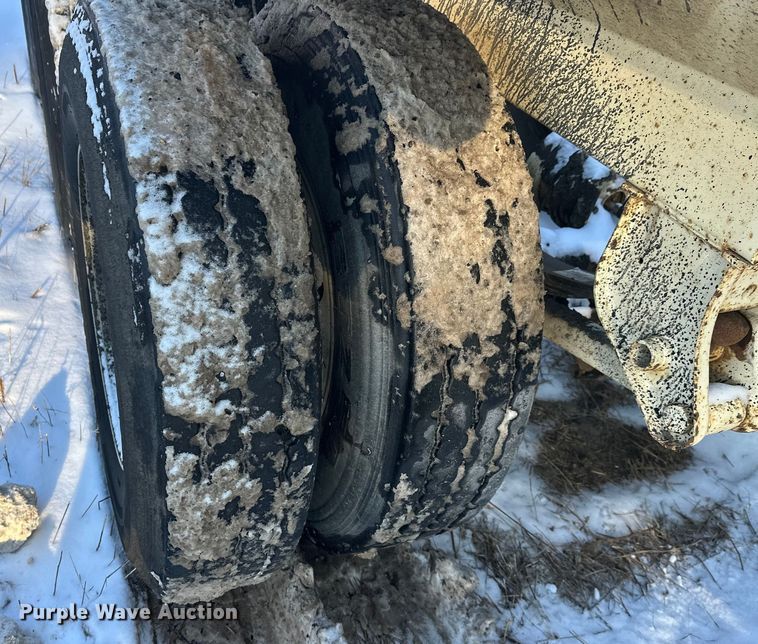 image for item DT6467 2016 Trail King TKBDLW26-4 bottom dump trailer