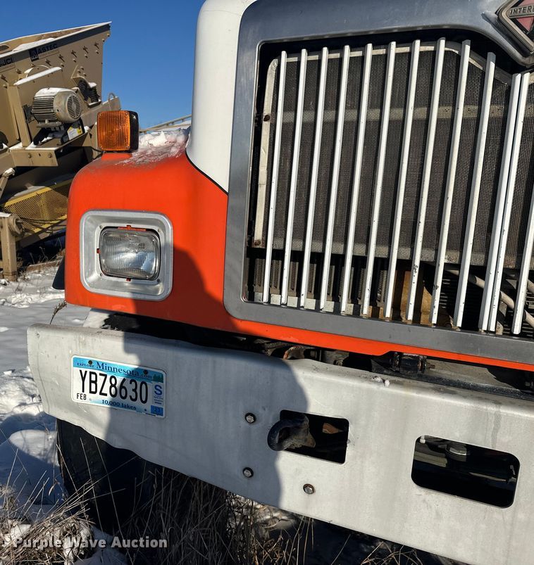 image for item DT6468 2005 International 5500i ready mix truck