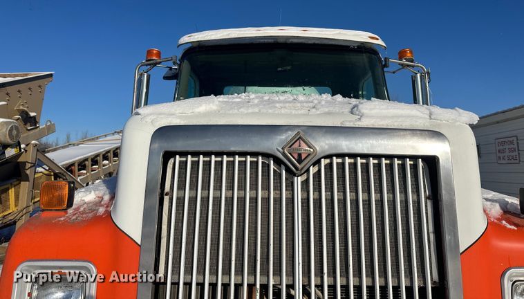 image for item DT6468 2005 International 5500i ready mix truck