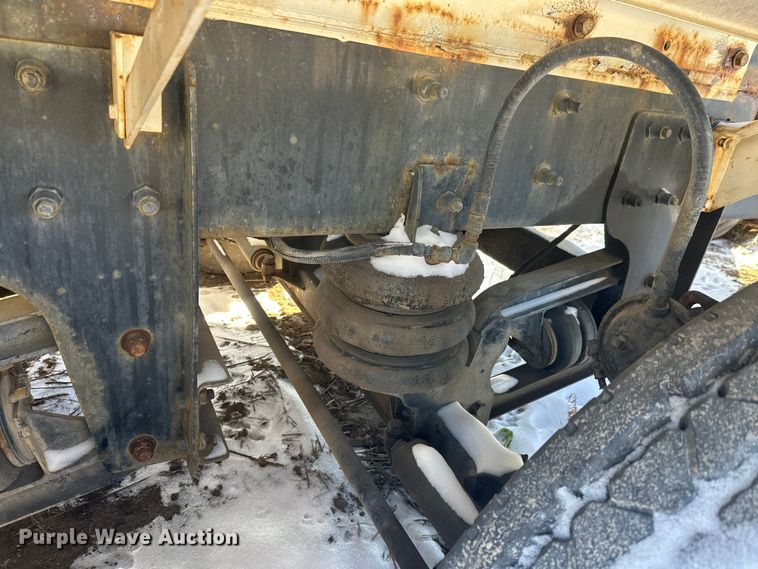 image for item DT6468 2005 International 5500i ready mix truck