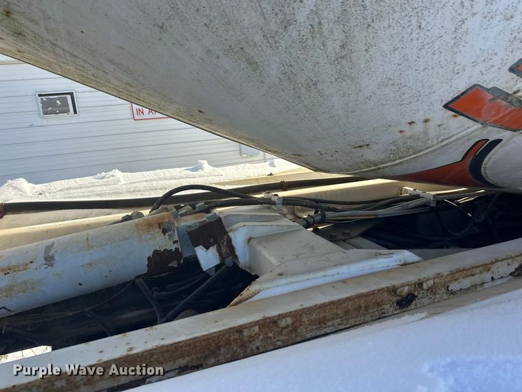 image for item DT6468 2005 International 5500i ready mix truck