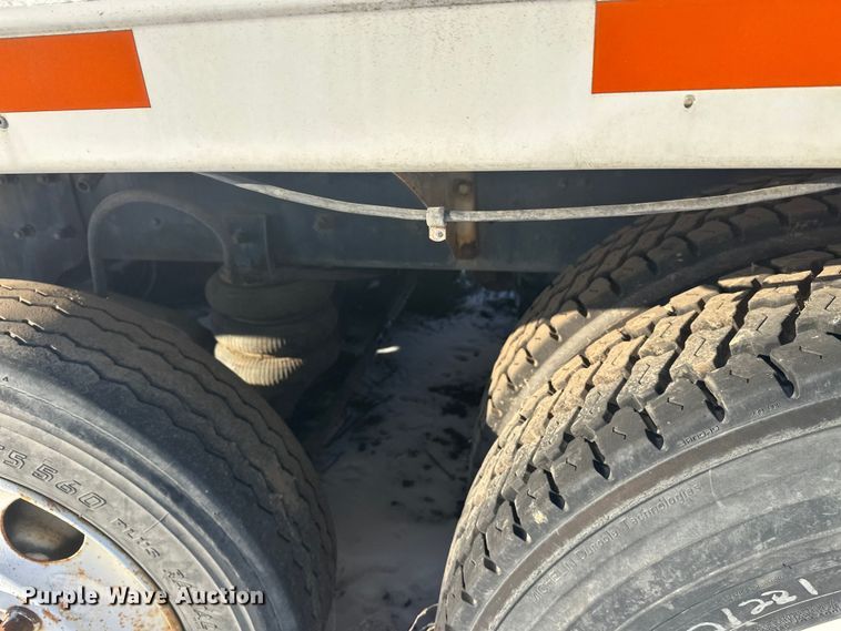 image for item DT6468 2005 International 5500i ready mix truck