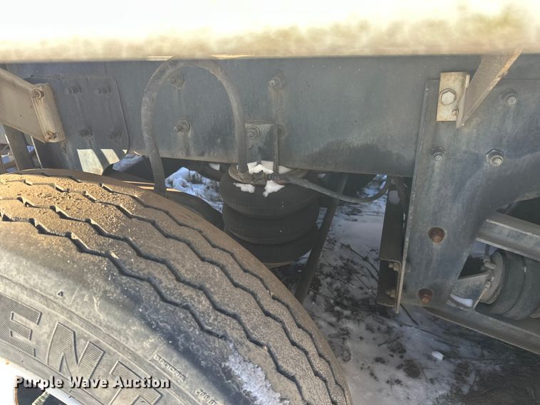 image for item DT6468 2005 International 5500i ready mix truck