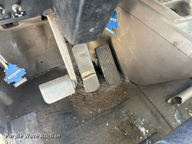 image for item DT6468 2005 International 5500i ready mix truck