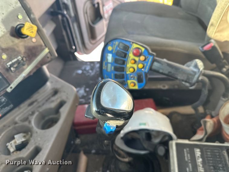 image for item DT6468 2005 International 5500i ready mix truck