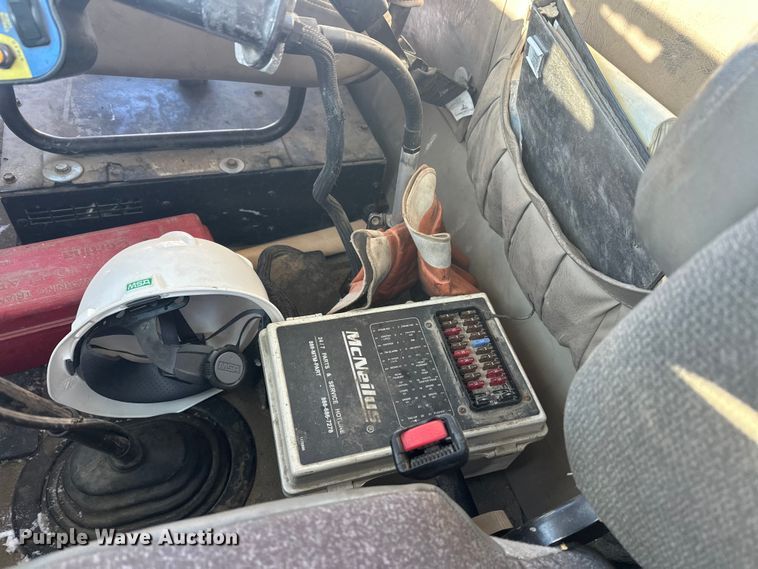 image for item DT6468 2005 International 5500i ready mix truck