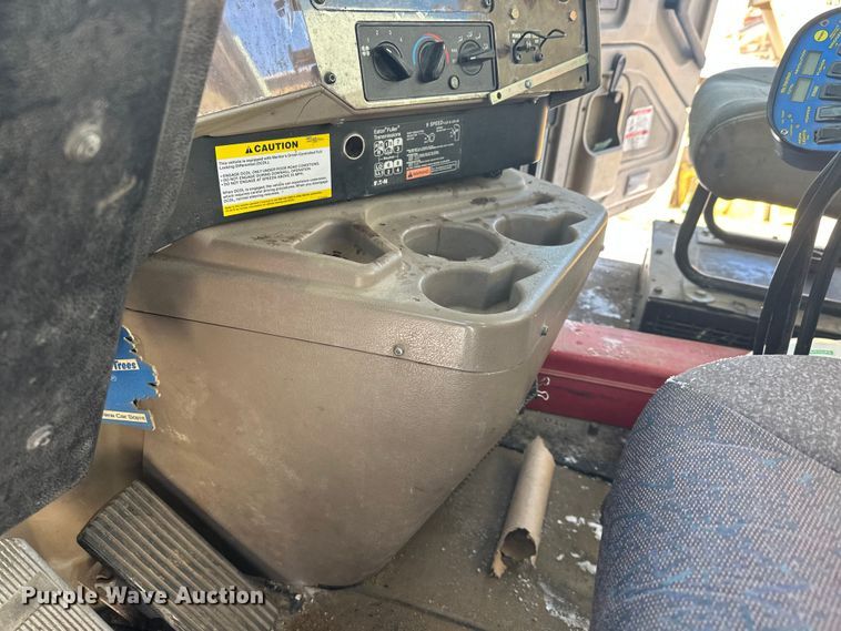 image for item DT6468 2005 International 5500i ready mix truck