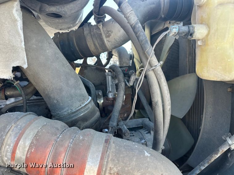 image for item DT6468 2005 International 5500i ready mix truck