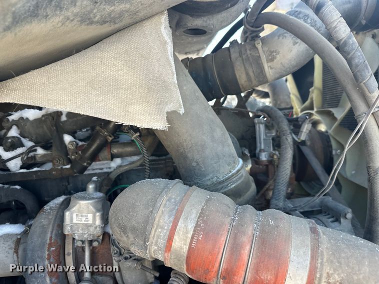 image for item DT6468 2005 International 5500i ready mix truck