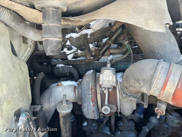 image for item DT6468 2005 International 5500i ready mix truck