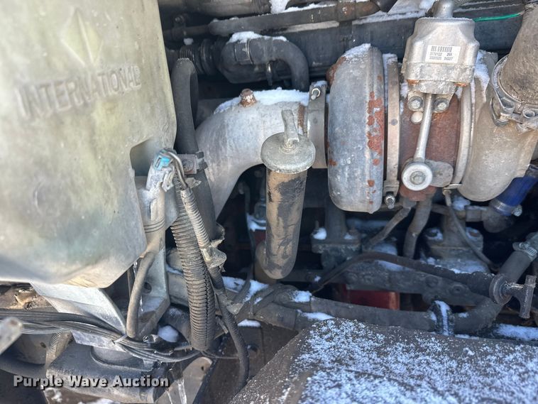 image for item DT6468 2005 International 5500i ready mix truck