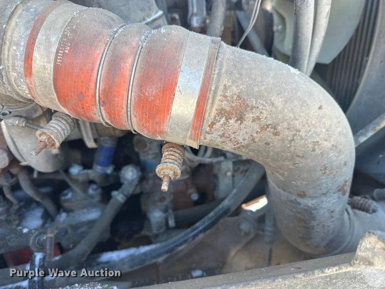 image for item DT6468 2005 International 5500i ready mix truck