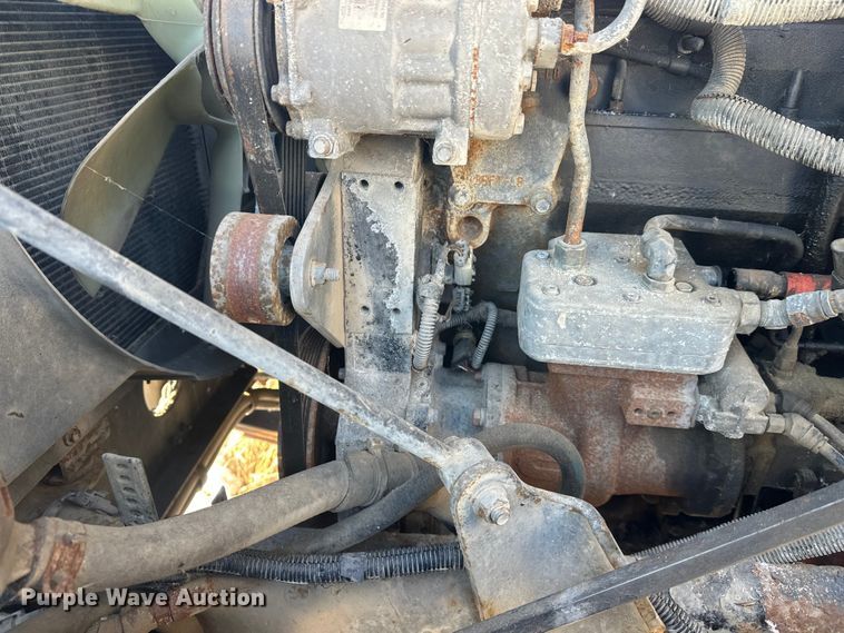 image for item DT6468 2005 International 5500i ready mix truck