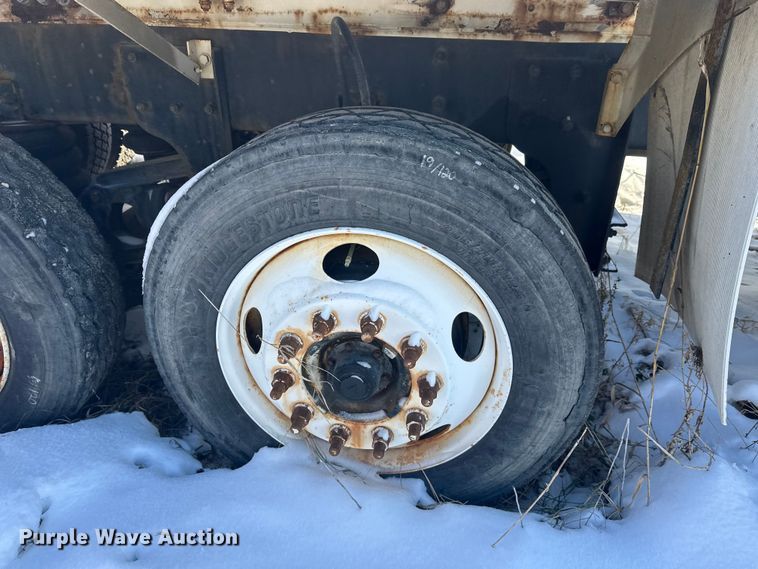 image for item DT6468 2005 International 5500i ready mix truck