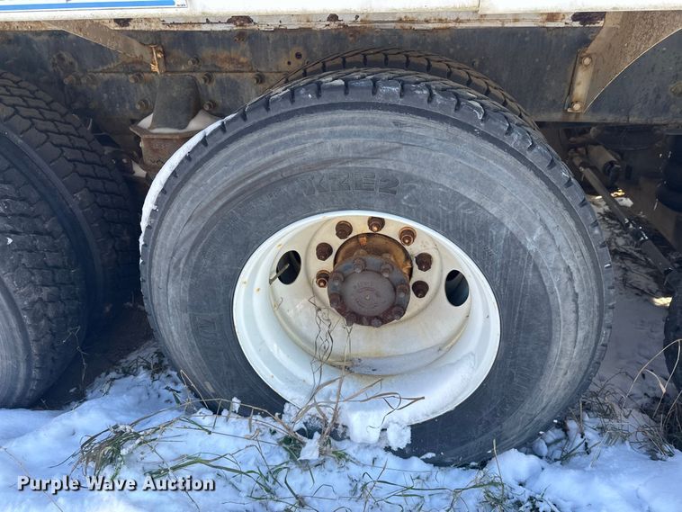 image for item DT6468 2005 International 5500i ready mix truck